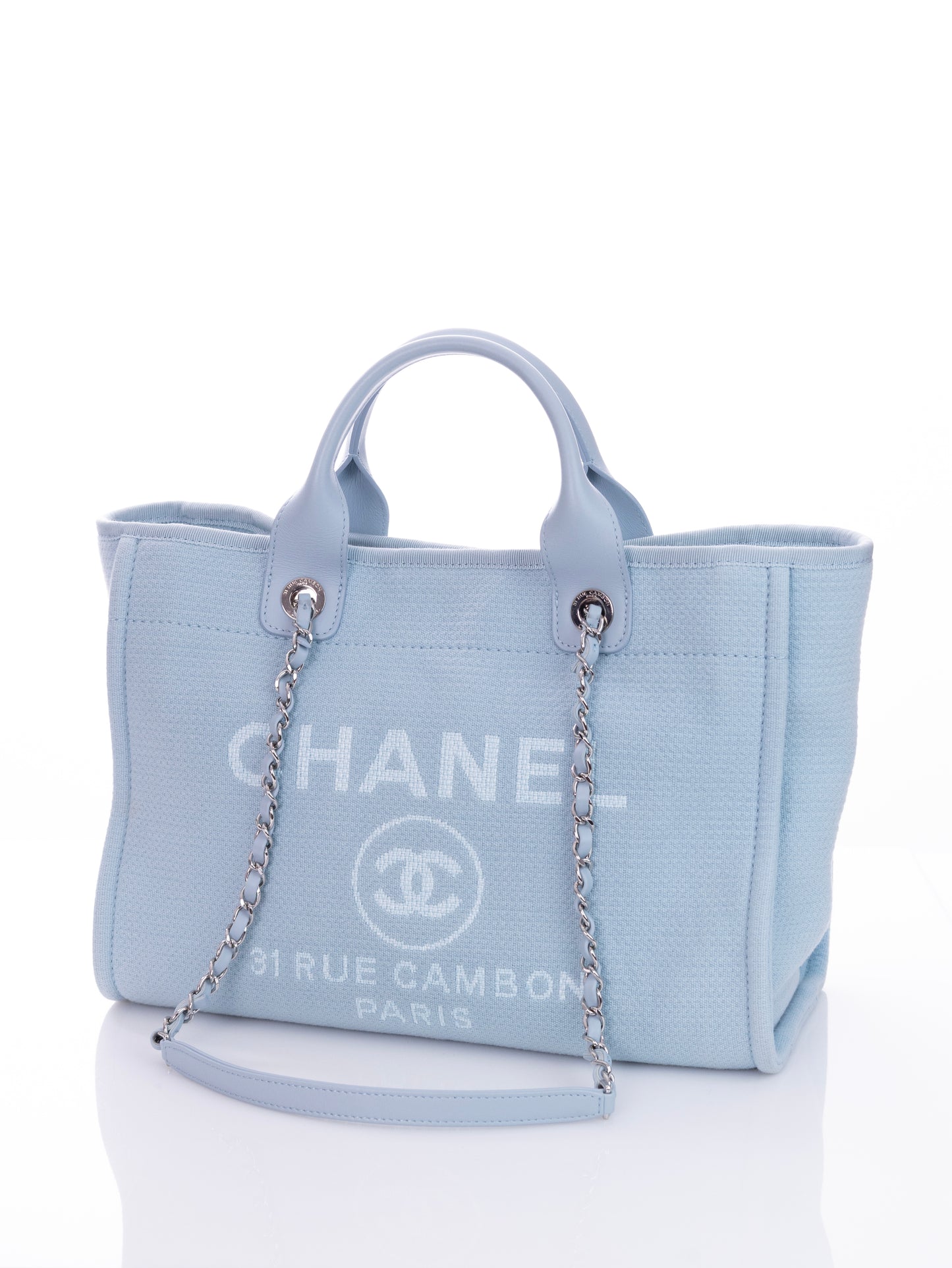 CHANEL DEAUVILLE Medium Size Shopper Babyblau mit Pochette - neues Modell