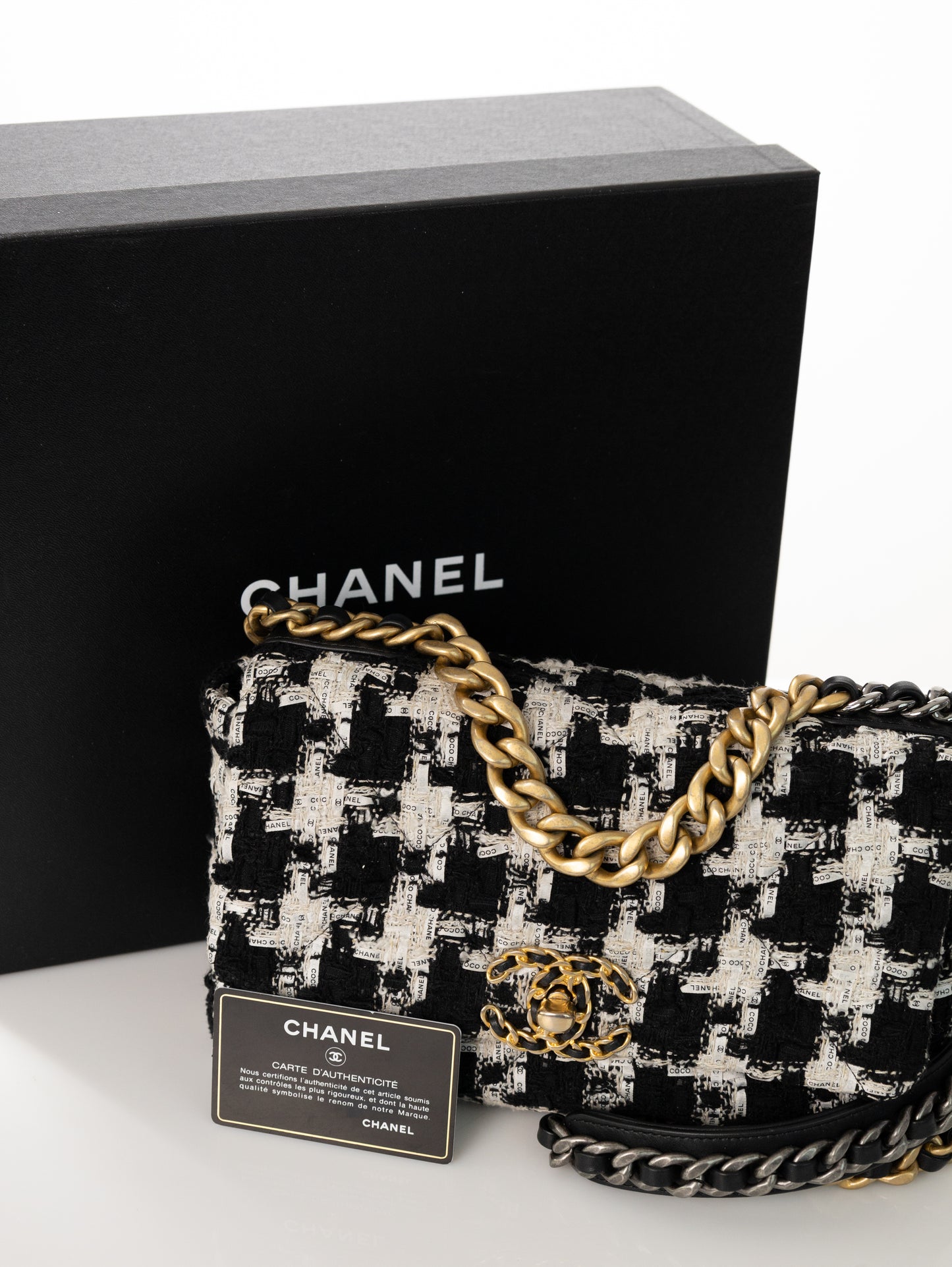 CHANEL 19 Medium Size Chanel19 Tweed Hahnentritt