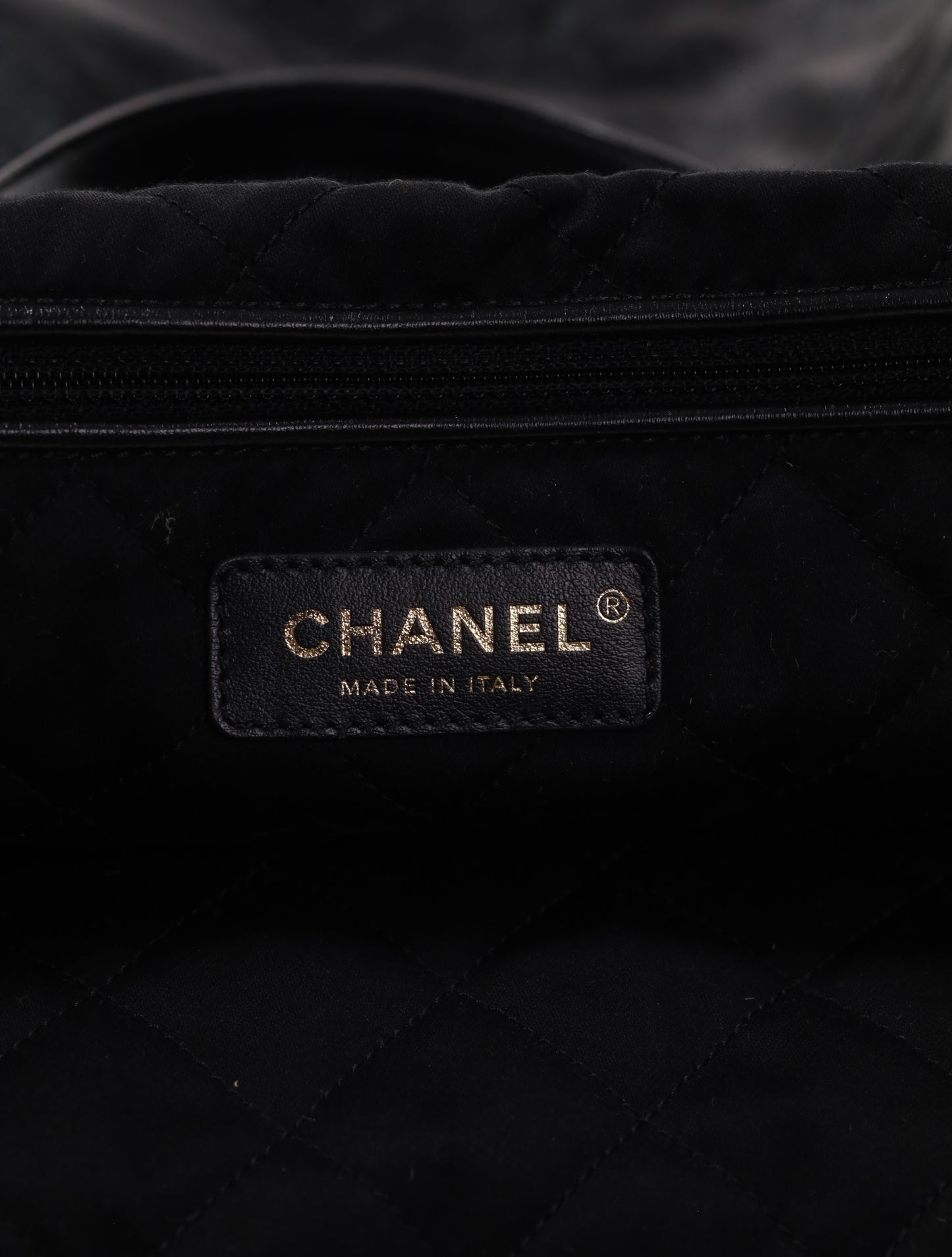 CHANEL 22 Backpack Calf Rucksack Black Schwarz/Gold AS331B0803