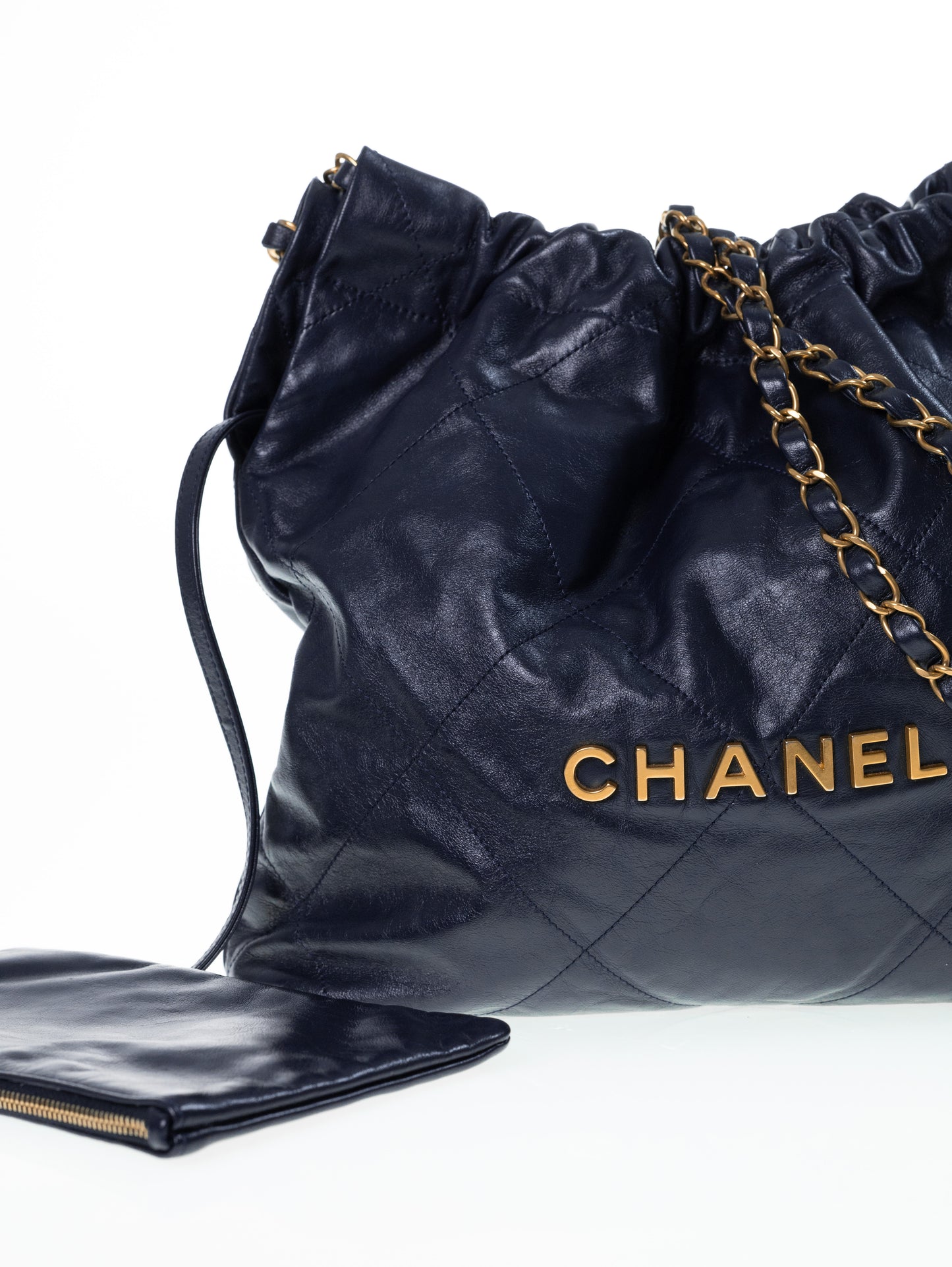 CHANEL 22 Medium Hobo Leder Bag Dunkelblau / Gold