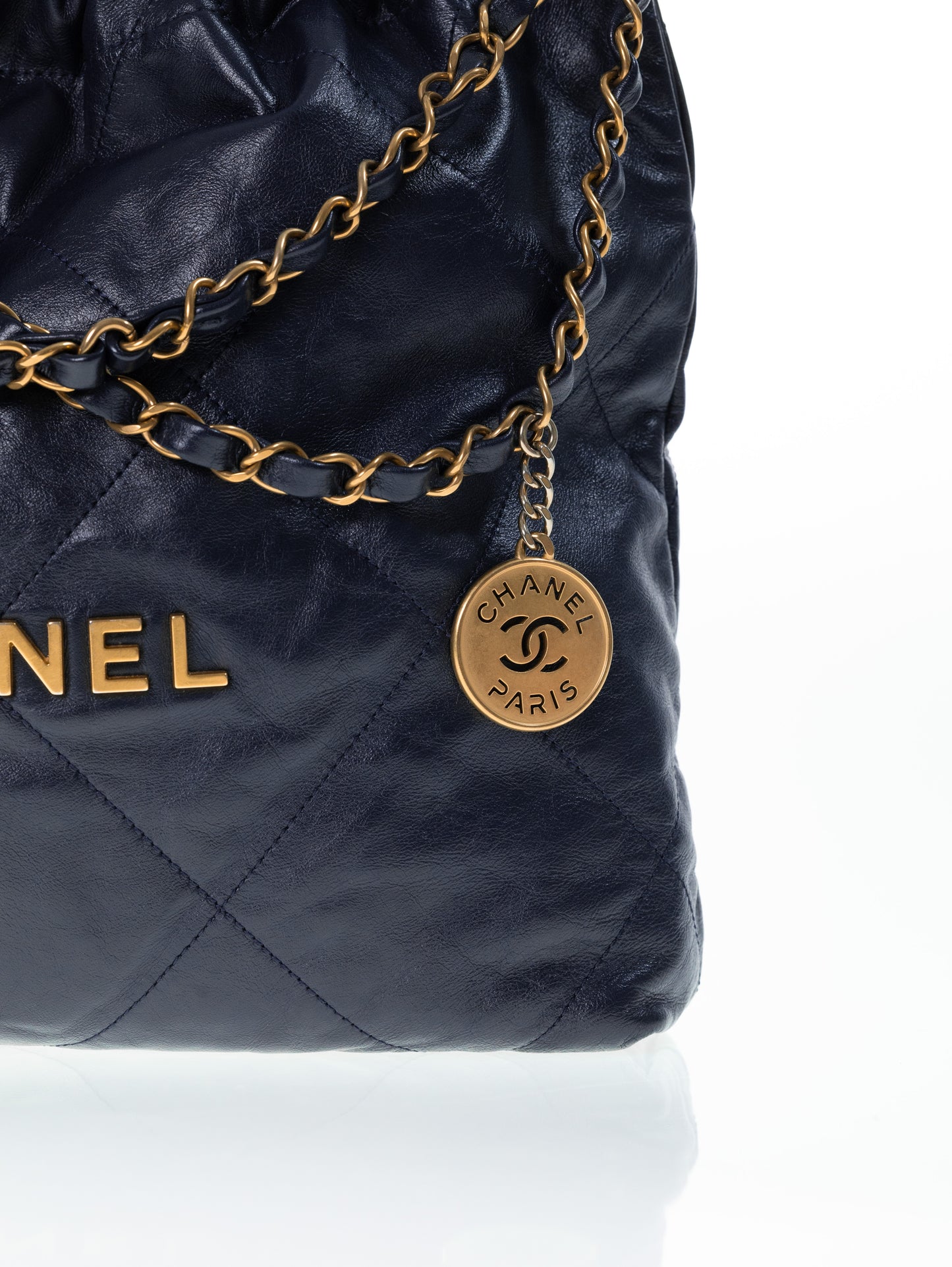 CHANEL 22 Medium Hobo Leder Bag Dunkelblau / Gold