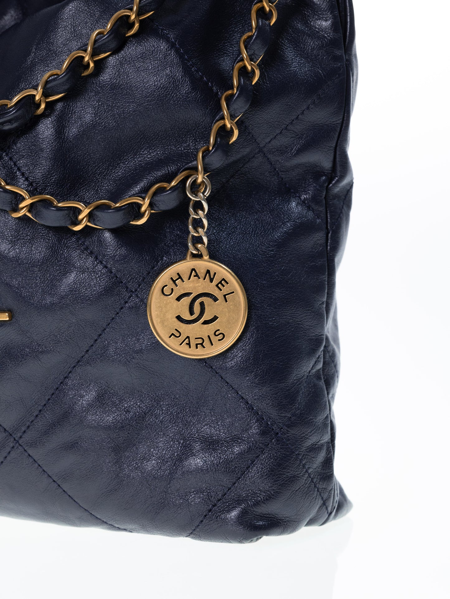 CHANEL 22 Medium Hobo Leder Bag Dunkelblau / Gold