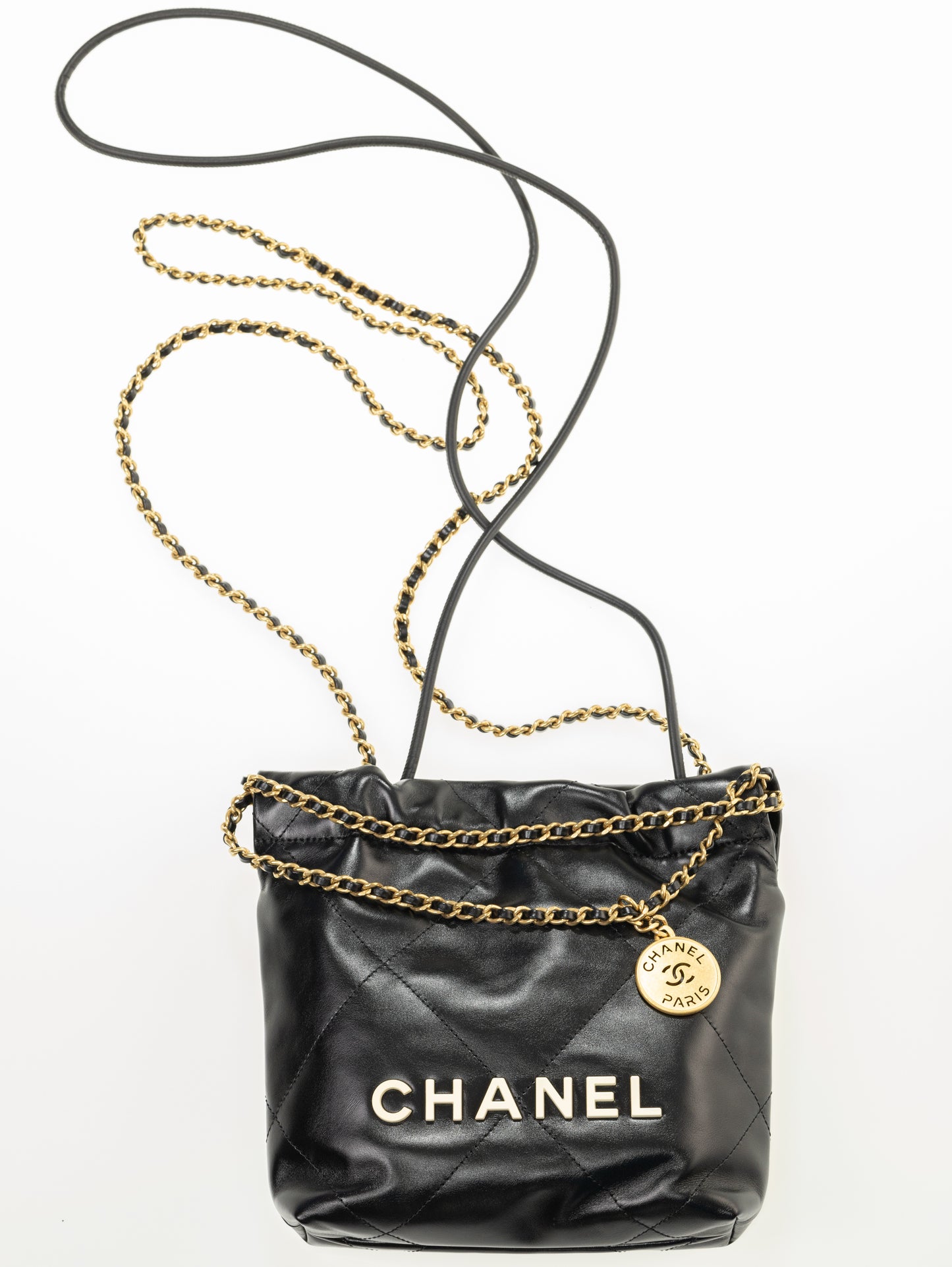 CHANEL 22 Mini Hobo Leder Bag Schwarz / Gold