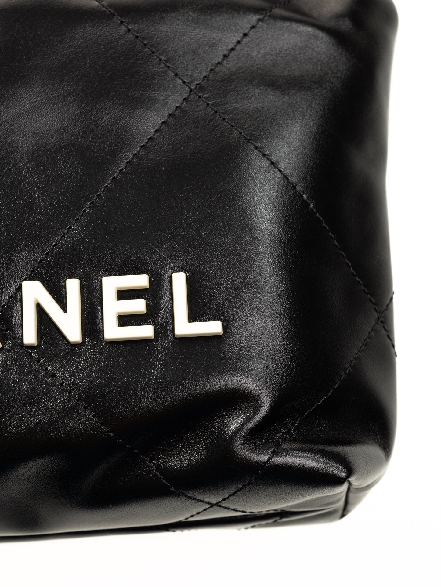 CHANEL 22 Mini Hobo Leder Bag Schwarz / Gold