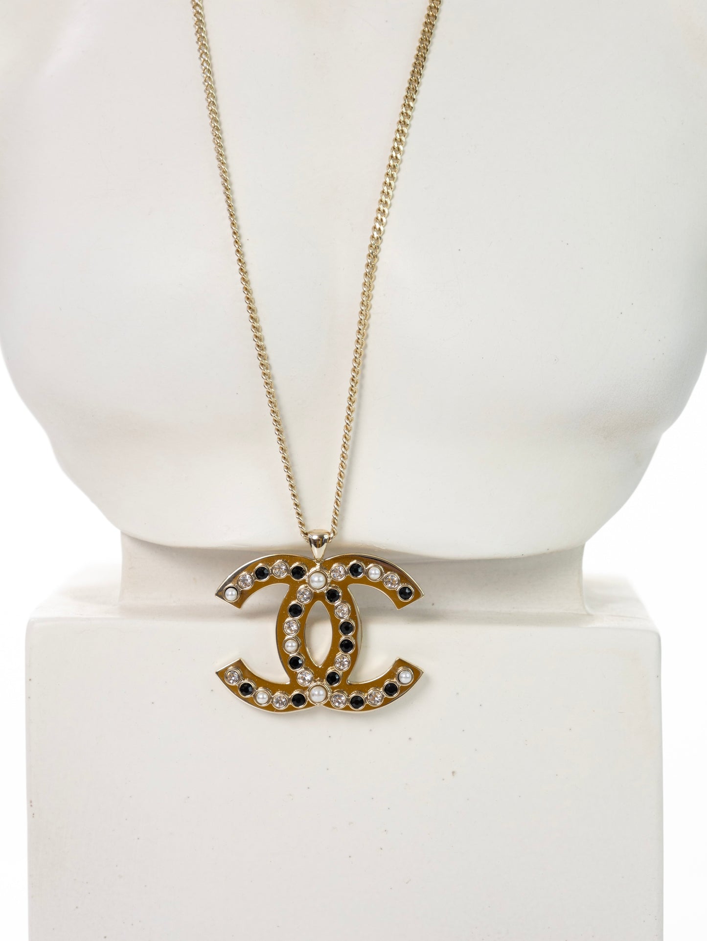 CHANEL necklace long gold chain with XXL CC