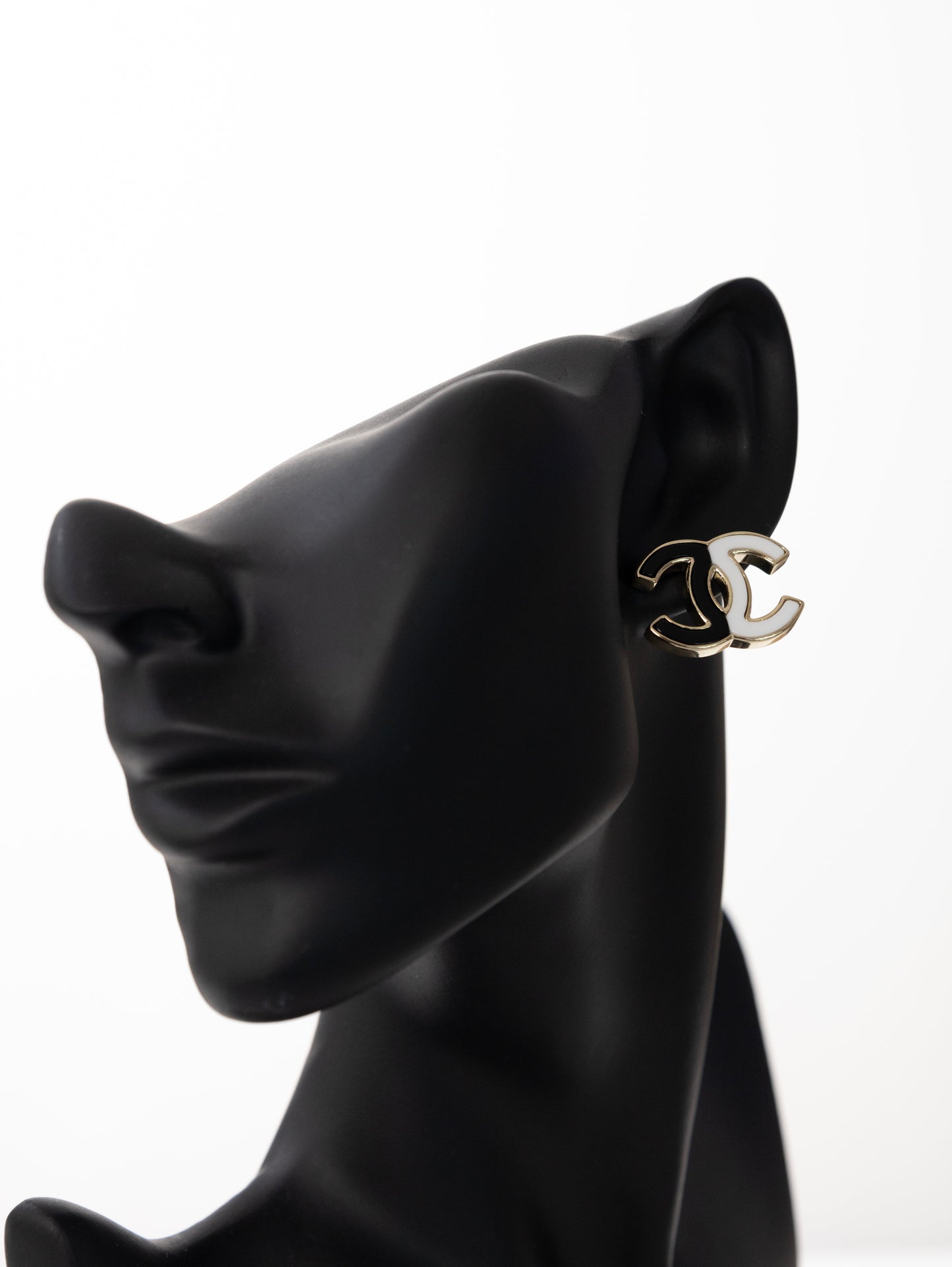 CHANEL Ohrringe großes CC Schwarz/Weiß