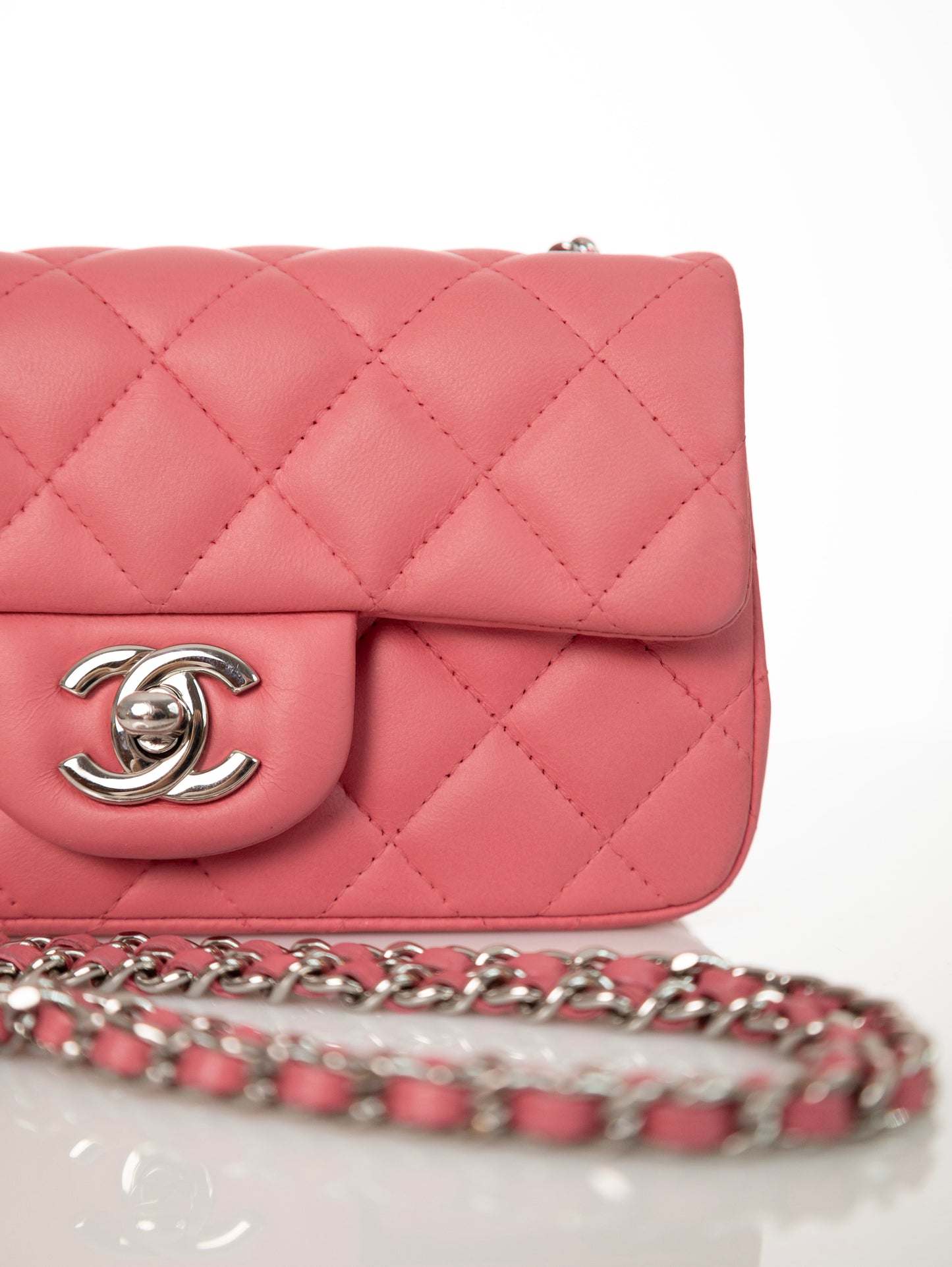 CHANEL Timeless Mini Lambskin Flap crossbody Bag Rosa/Silber