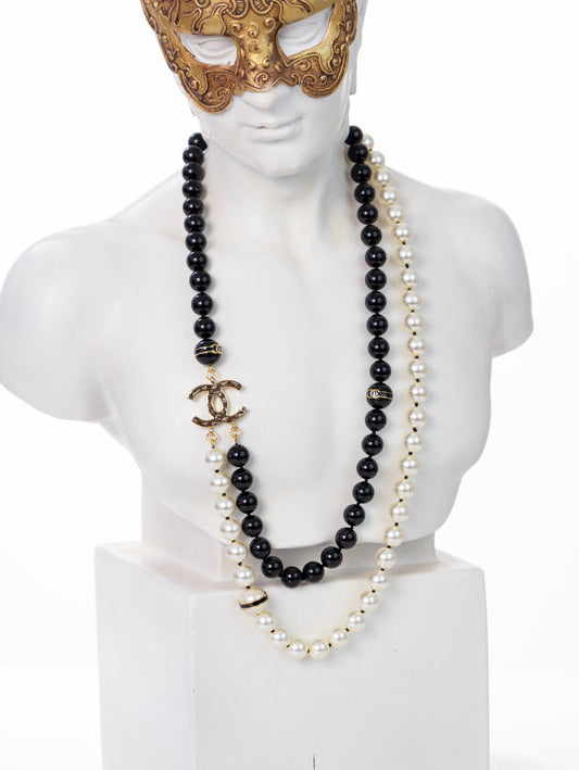 CHANEL Perlenkette Halskette Kette Collier CC