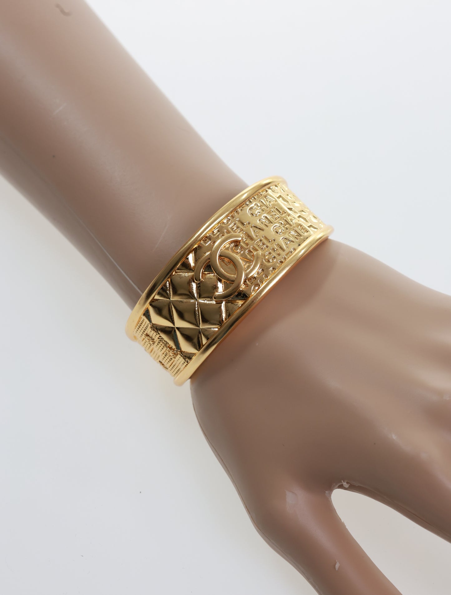 CHANEL bracelet bangle gold with XXL CC