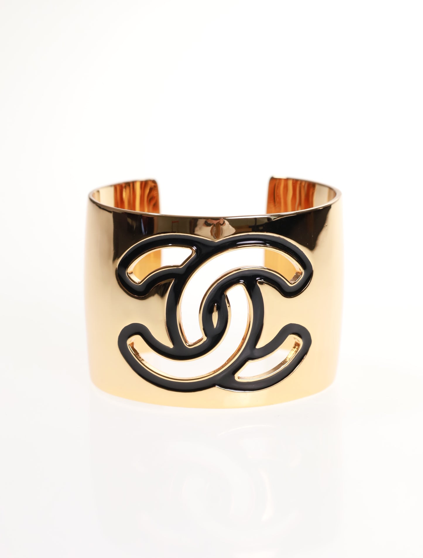 Bracciale CHANEL bangle in oro con XXL CC