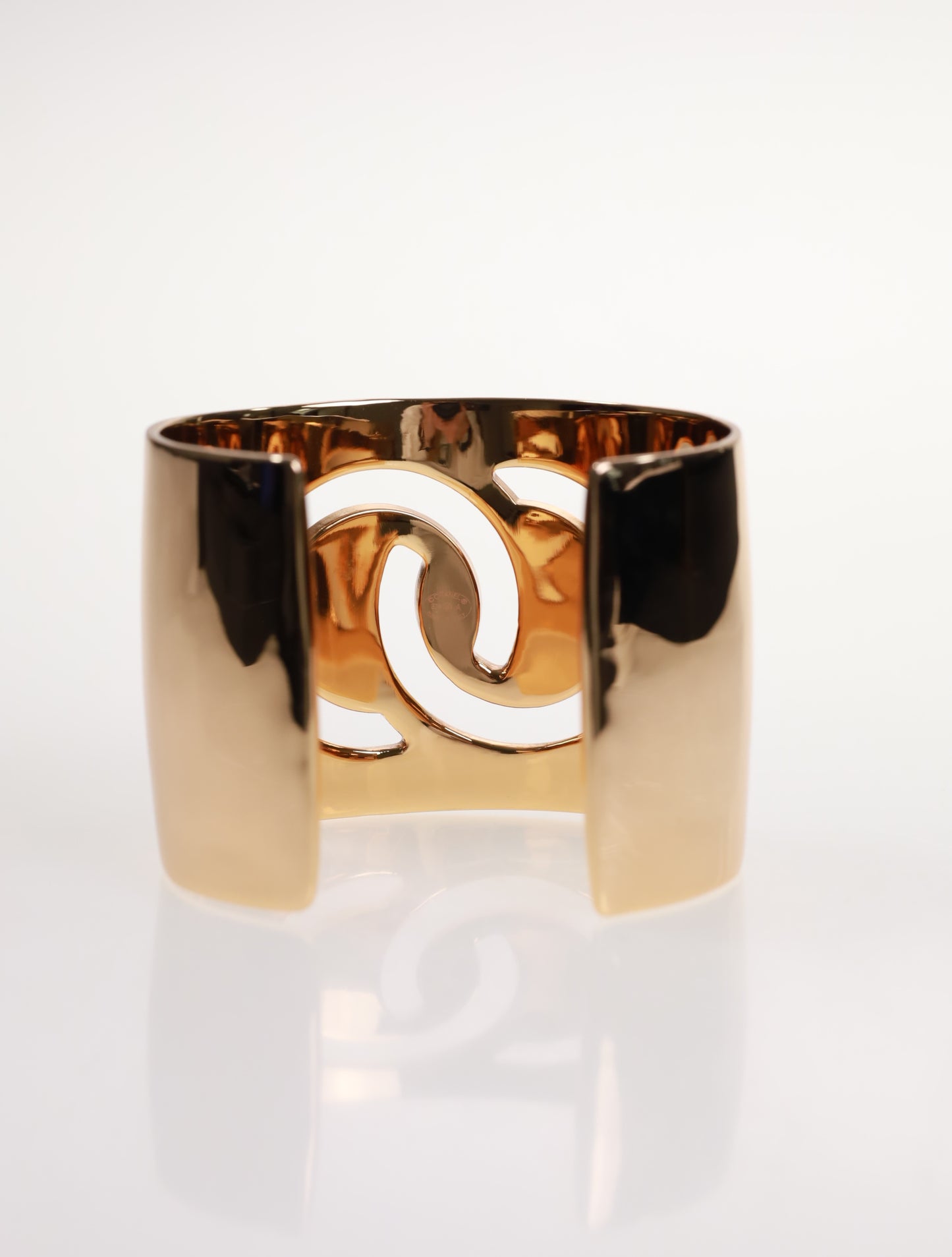 Bracciale CHANEL bangle in oro con XXL CC