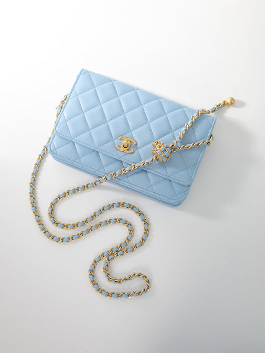 Chanel Woc Boy Leder Babyblau Gold Wallet on Chain