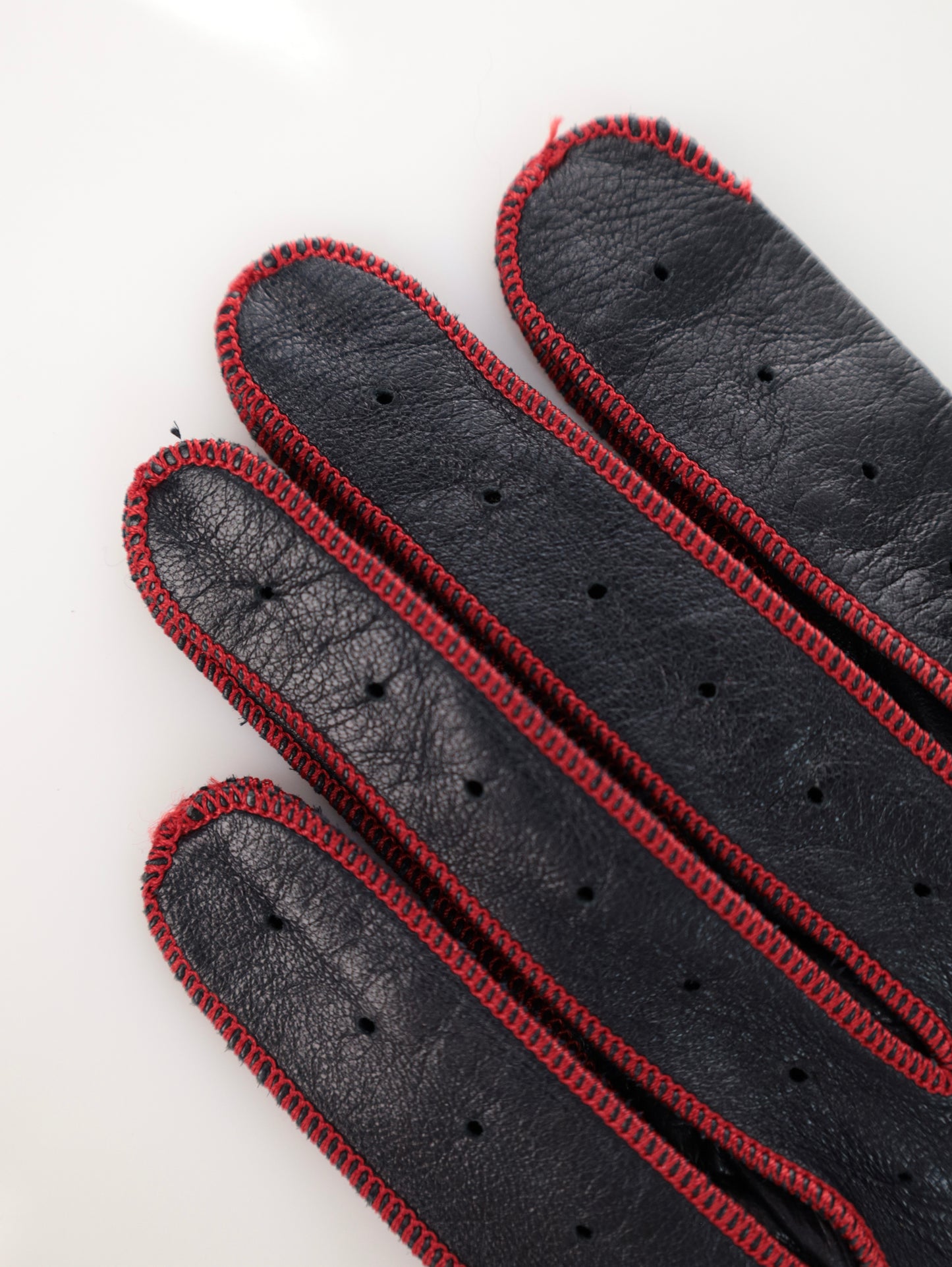 MONCLER Lederhandschuhe schwarz mit roten Details