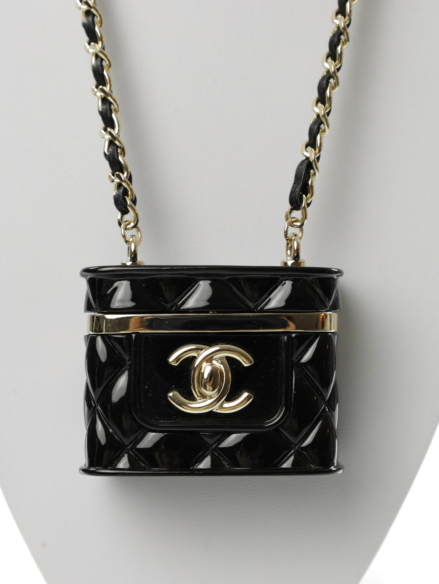 CHANEL lange Halskette Anhänger Leder Tasche CC