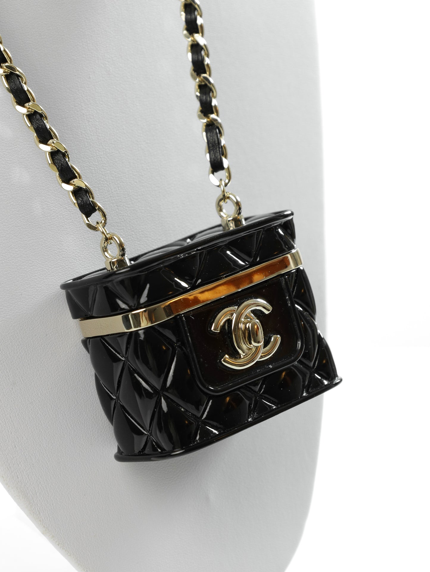 CHANEL lange Halskette Anhänger Leder Tasche CC