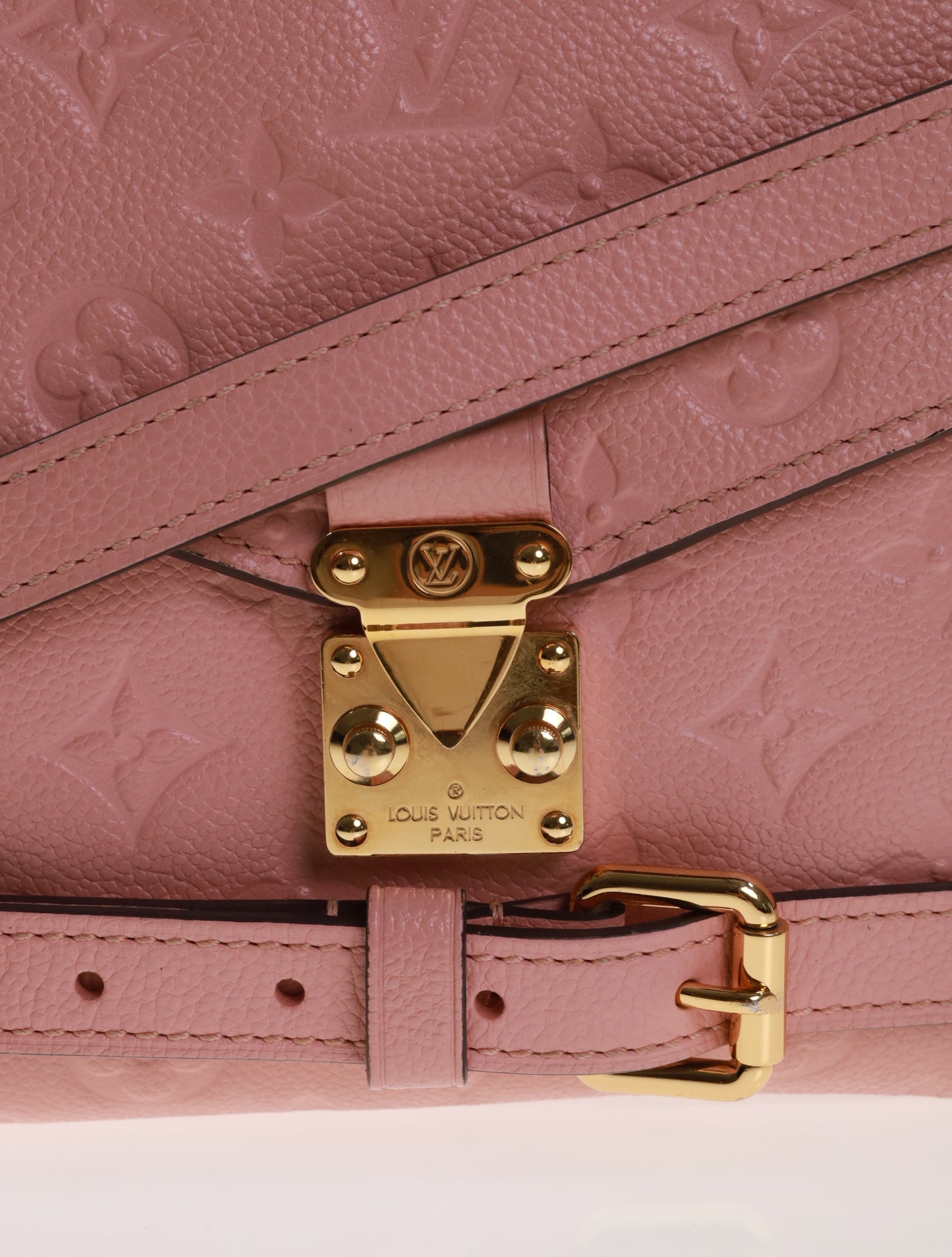 LOUIS VUITTON Pochette Metis Empreinte Rose