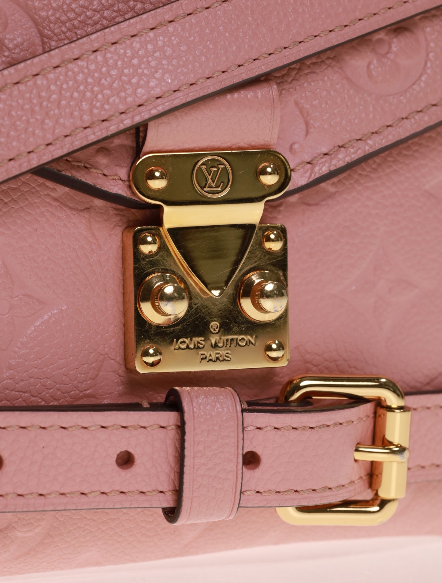 LOUIS VUITTON Pochette Metis Empreinte Rose