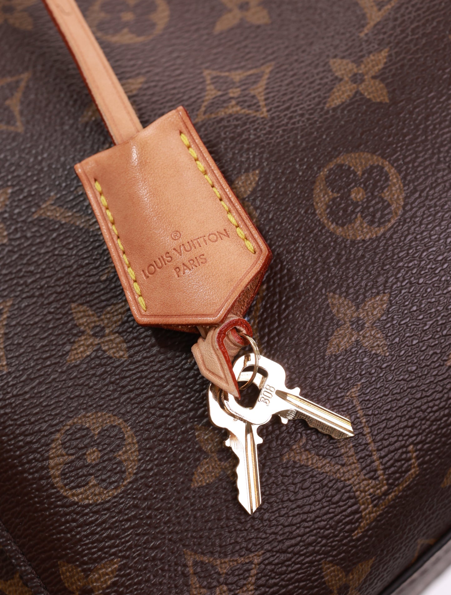 LOUIS VUITTON Montaigne MM Monogram M41056