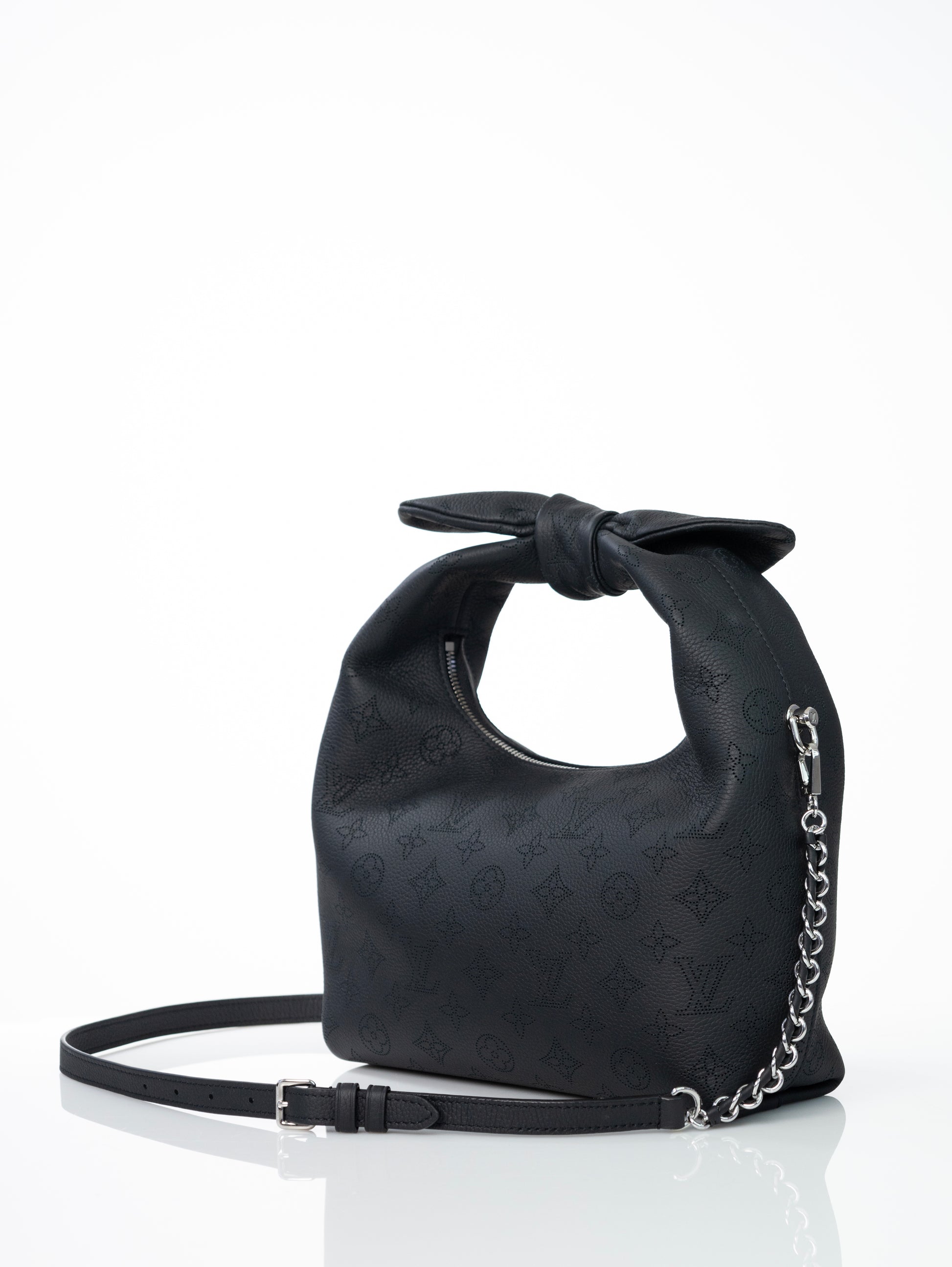 LOUIS VUITTON Why Knot PM Mahina Noir M20703