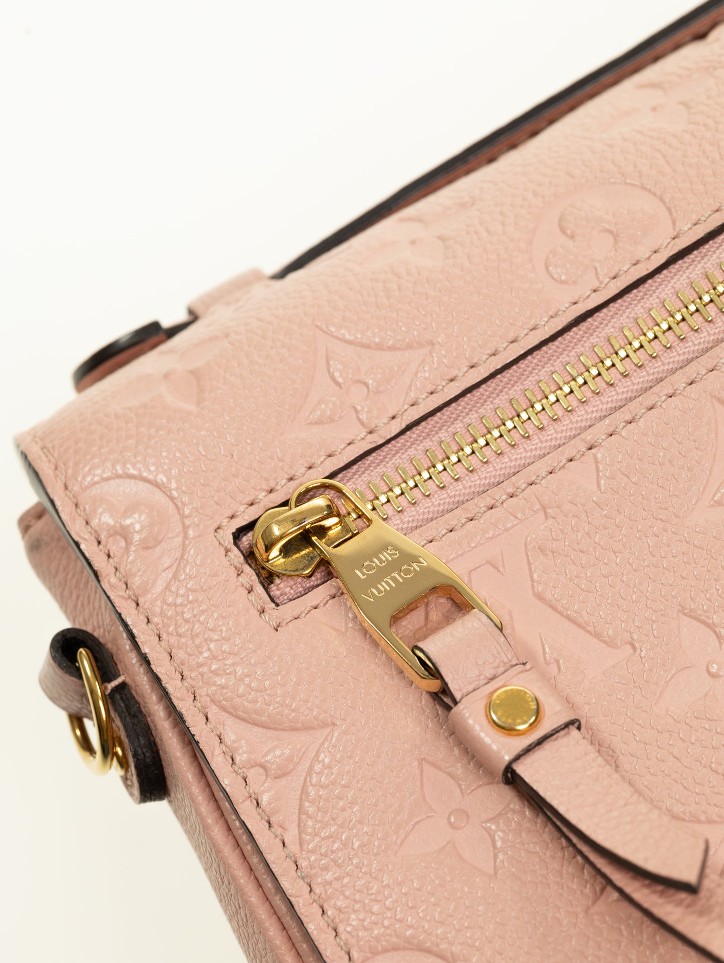 LOUIS VUITTON Pochette Metis Empreinte Rose