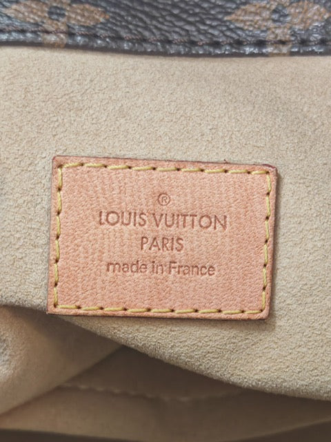 LOUIS VUITTON Artsy MM Monogram