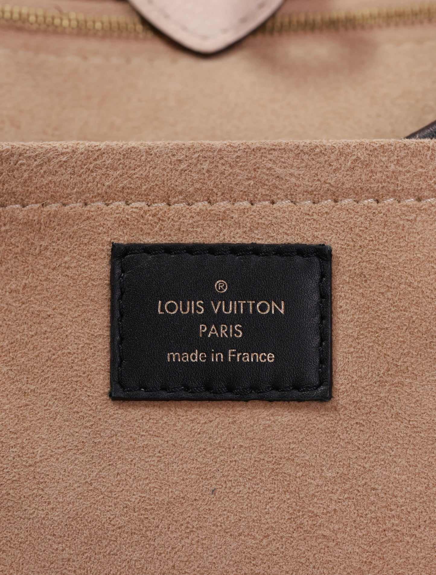 LOUIS VUITTON On My Side MM Leder Rot/Schwarz/Braun