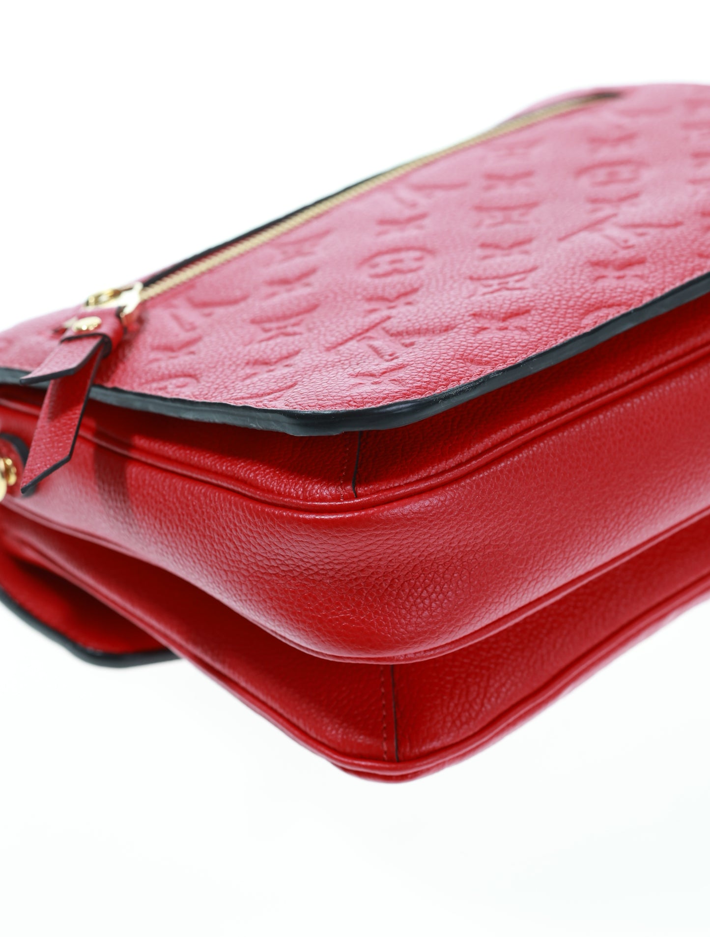 LOUIS VUITTON Pochette Metis Empreinte Red